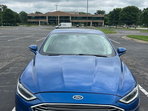 Used 2017 Ford Fusion Titanium FWD image 1