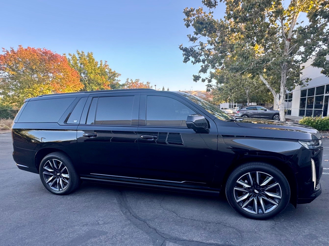 Used 2023 Cadillac Escalade ESV Sport w/ Touring Package AWD/4WD image 5