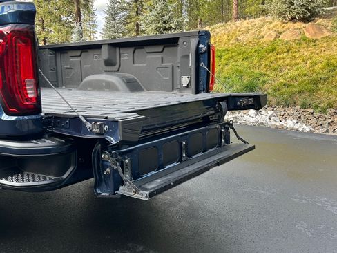 Used 2021 GMC Sierra 2500 Denali image 9