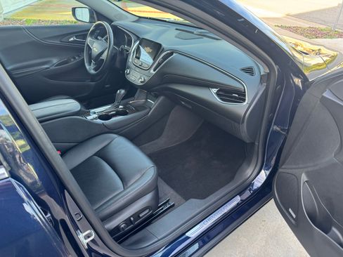 Used 2018 Chevrolet Malibu Premier w/ Driver Confidence Package image 12