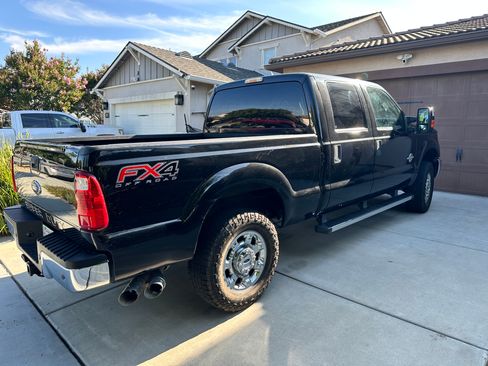Used 2014 Ford F250 XLT w/ XLT Premium Package AWD/4WD image 2