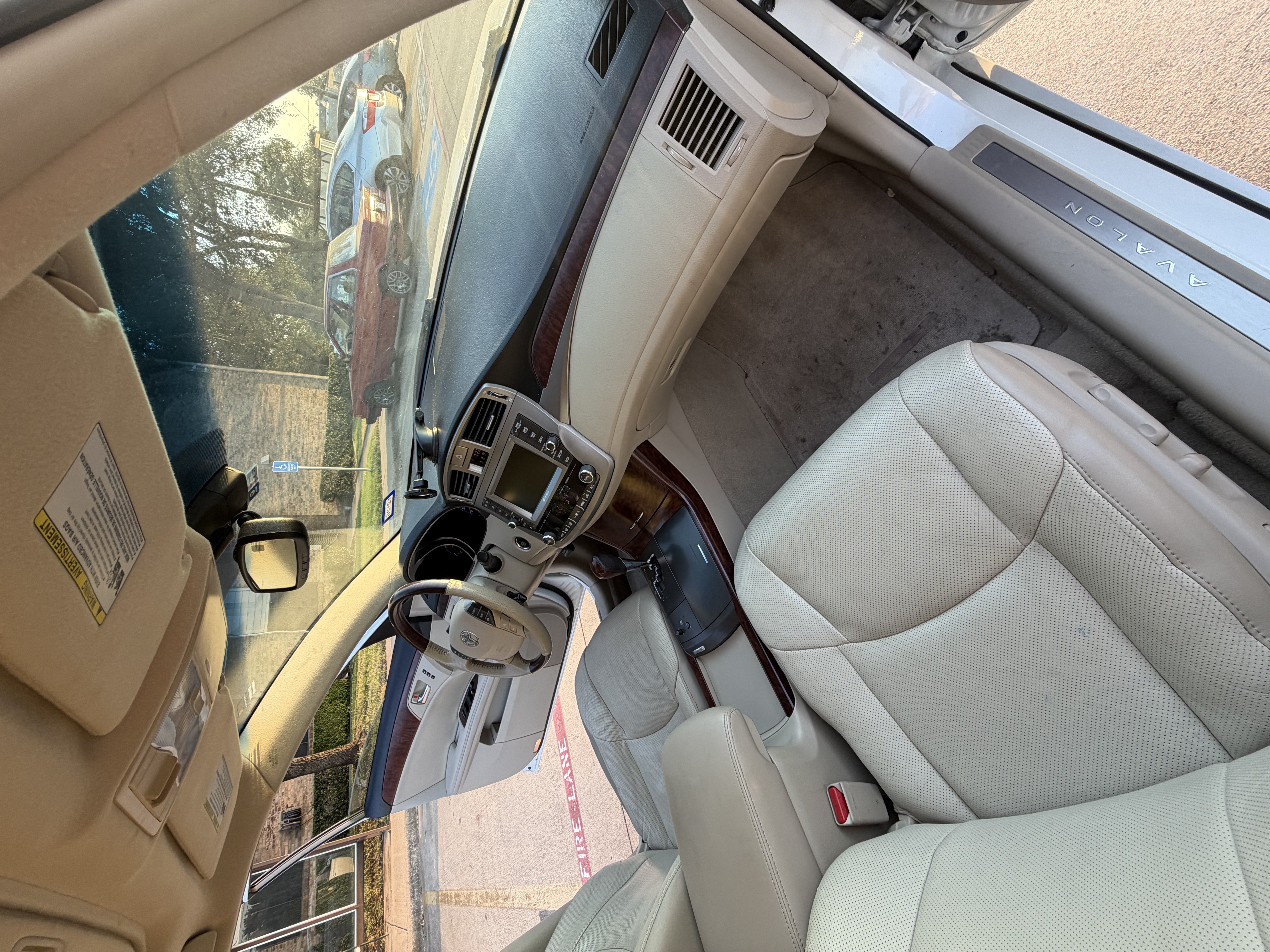 Used 2012 Toyota Avalon Limited FWD image 16