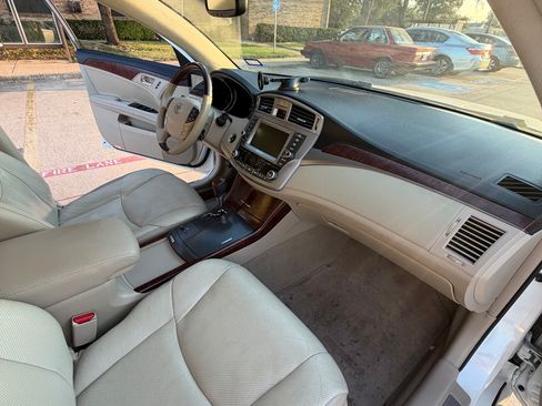 Used 2012 Toyota Avalon Limited FWD image 16