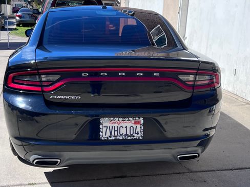 Used 2015 Dodge Charger SE w/ Popular Equipment Group image 4