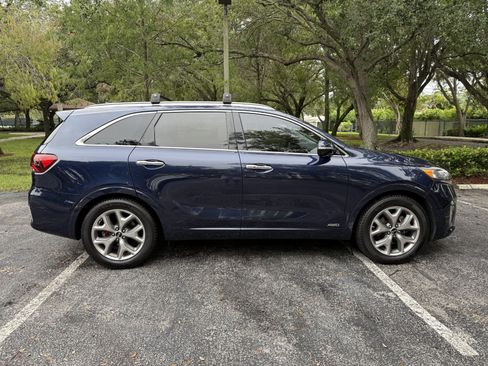Used 2019 Kia Sorento SX image 4