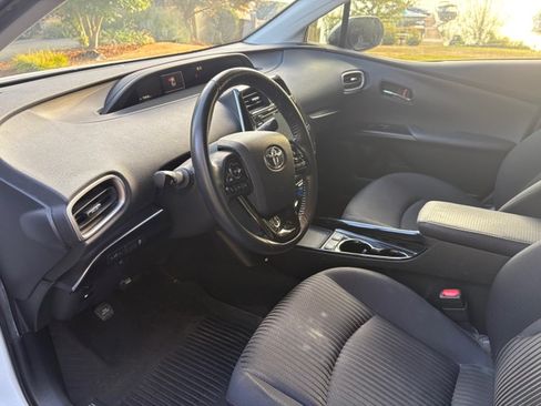 Used 2021 Toyota Prius Prime LE image 12