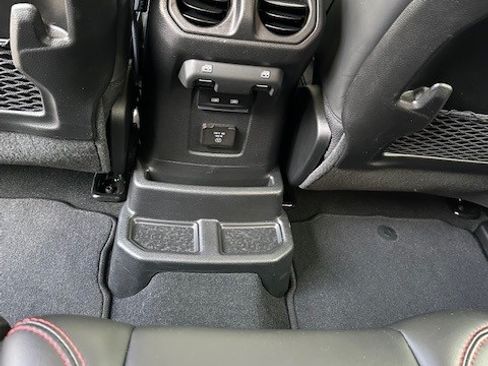 Used 2024 Jeep Wrangler Unlimited Rubicon w/ XTREMEE 35" Tire Package image 21