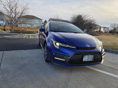 Used 2020 Toyota Corolla SE w/ SE Premium Package image 4