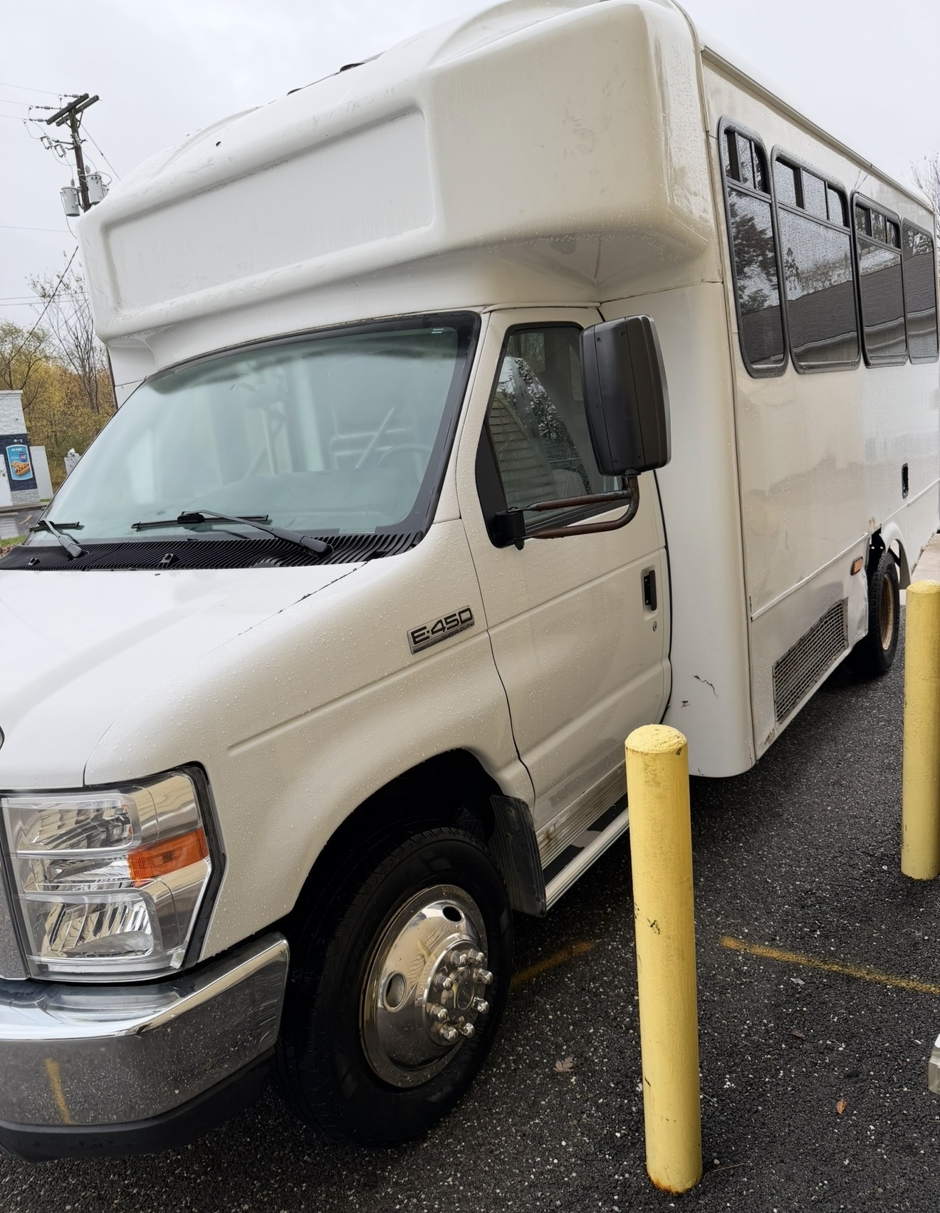 Used 2016 Ford E-450 and Econoline 450 Super Duty w/ Shuttle Bus Prep Package RWD image 24
