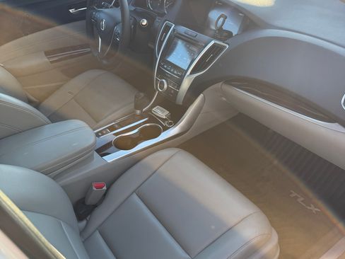 Used 2015 Acura TLX FWD image 18