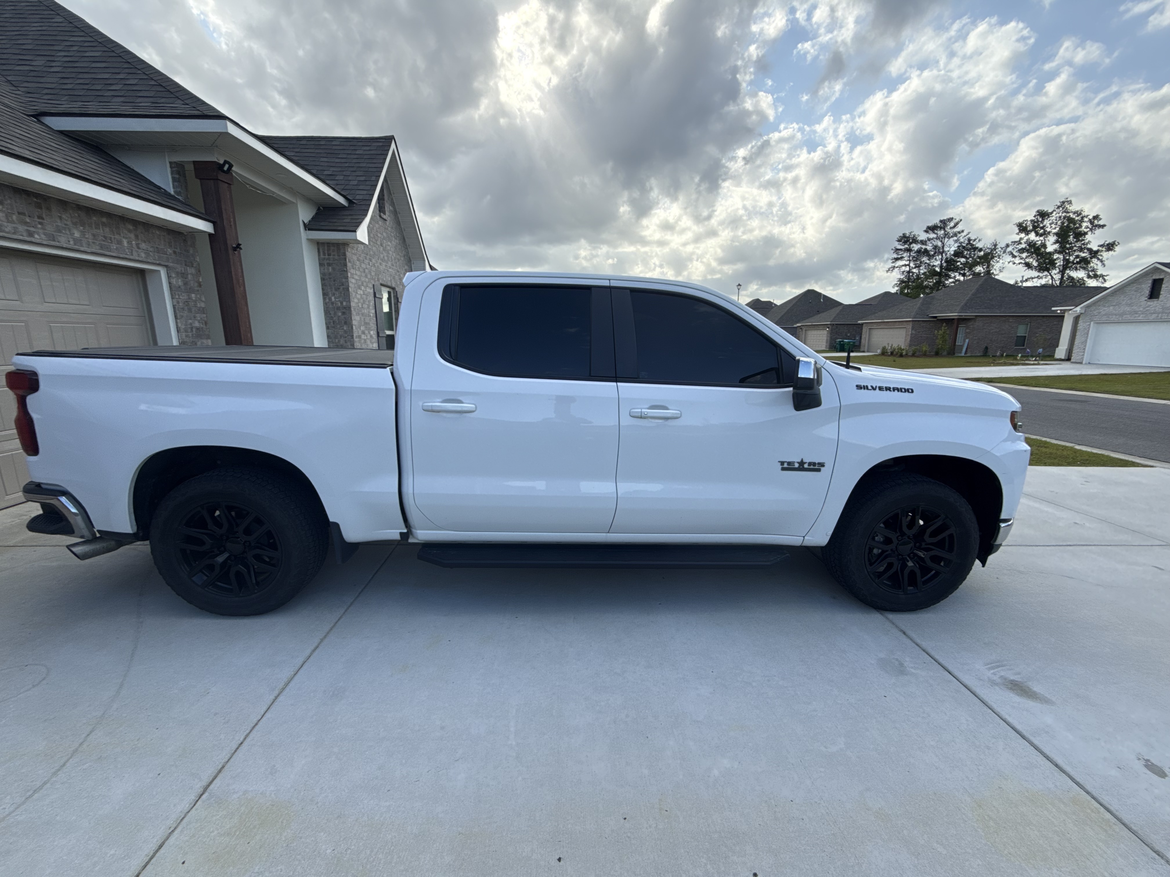 Used 2020 Chevrolet Silverado 1500 LT w/ Texas Edition RWD image 2