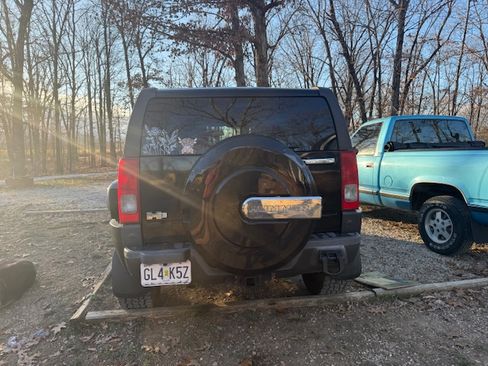 Used 2007 HUMMER H3 image 2