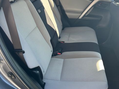 Used 2018 Toyota RAV4 LE image 15