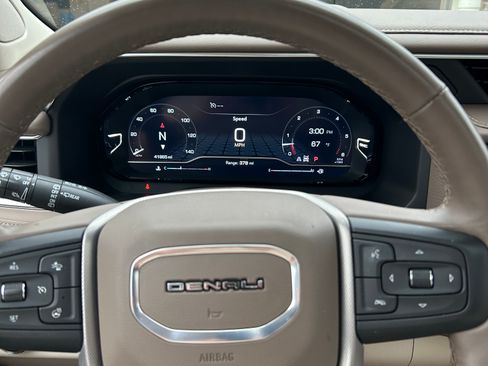 Used 2024 GMC Yukon XL Denali w/ Max Trailering Package image 8