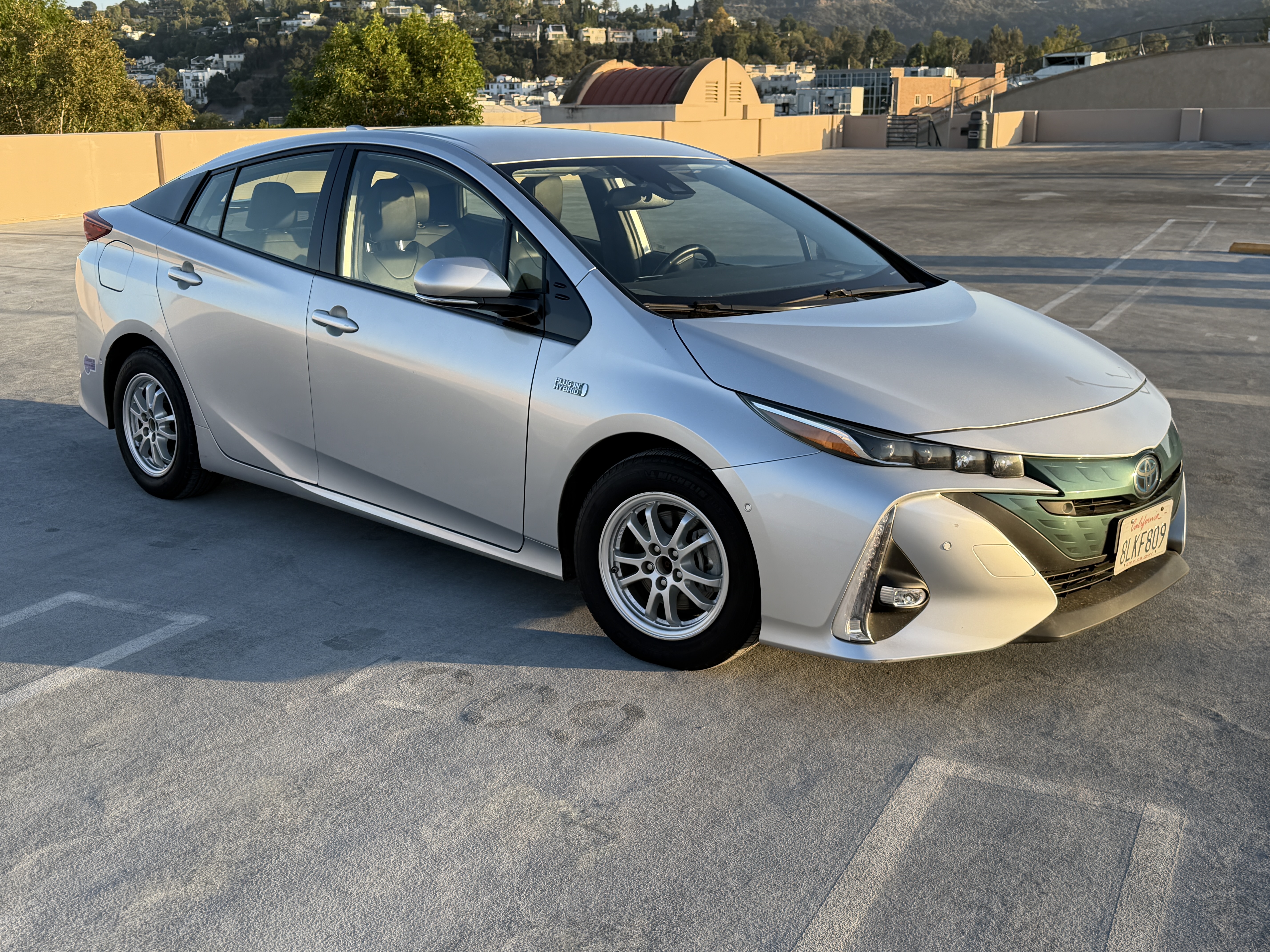 Used 2020 Toyota Prius Prime Limited FWD image 4