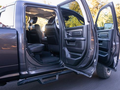 Used 2018 RAM 2500 Laramie w/ Sport Appearance Group AWD/4WD image 22