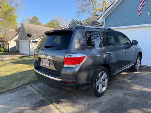 Used 2013 Toyota Highlander Limited image 2