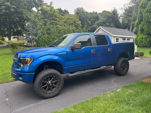 Used 2011 Ford F150 XLT w/ XLT Chrome Pkg image 2