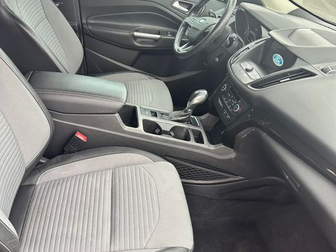 Used 2019 Ford Escape SE image 8