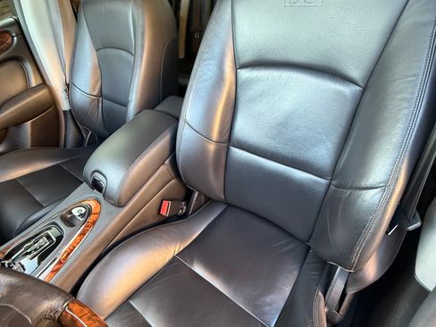 Used 2004 Jaguar XJ8 image 13