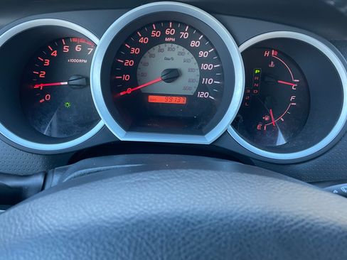 Used 2011 Toyota Tacoma 2WD Access Cab image 8