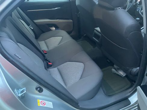 Used 2018 Toyota Camry LE w/ Moonroof Package image 18