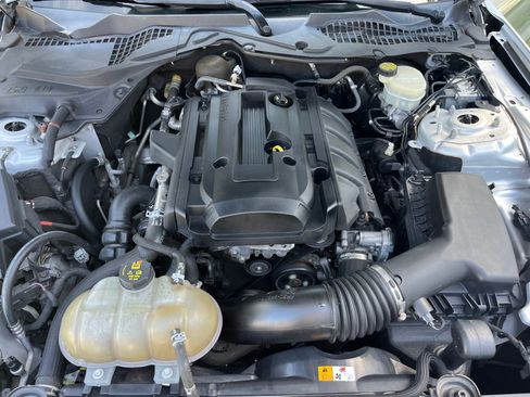 Used 2016 Ford Mustang Premium image 10