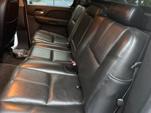 Used 2007 Chevrolet Avalanche LTZ w/ LTZ Preferred Equipment Group AWD/4WD image 13