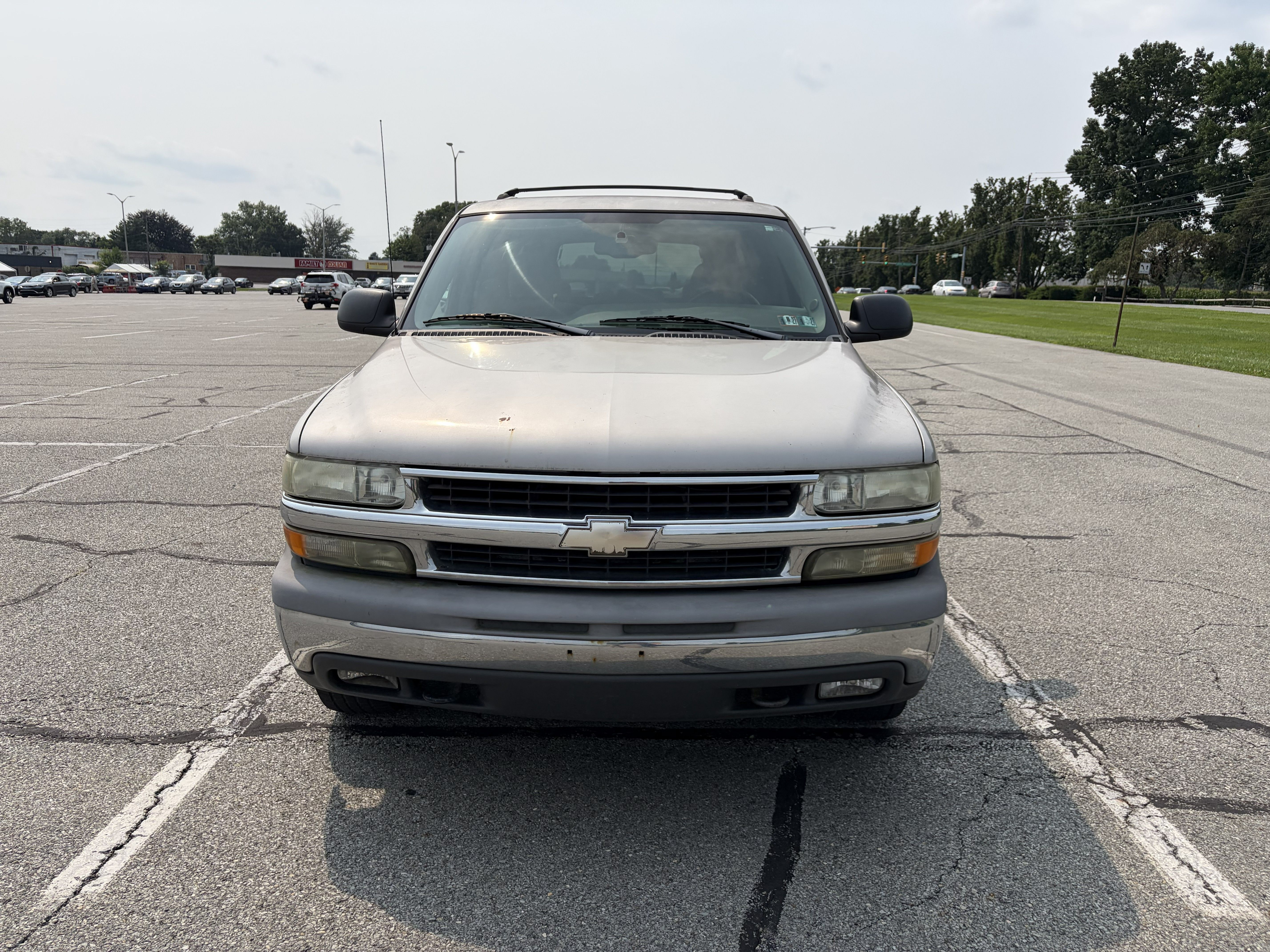 Used 2004 Chevrolet Suburban LS w/ Preferred Equipment Group AWD/4WD image 4