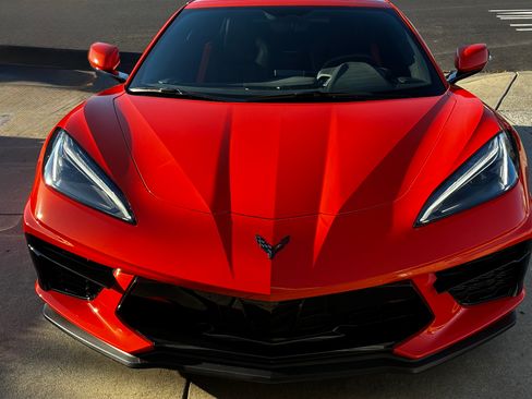 Used 2021 Chevrolet Corvette Stingray Convertible w/ Z51 Performance Package image 10