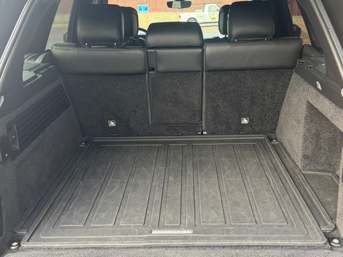 Used 2020 Land Rover Range Rover HSE image 18