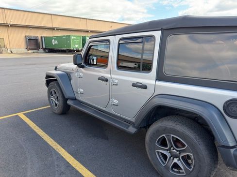 Used 2018 Jeep Wrangler Unlimited Sport S AWD/4WD image 2