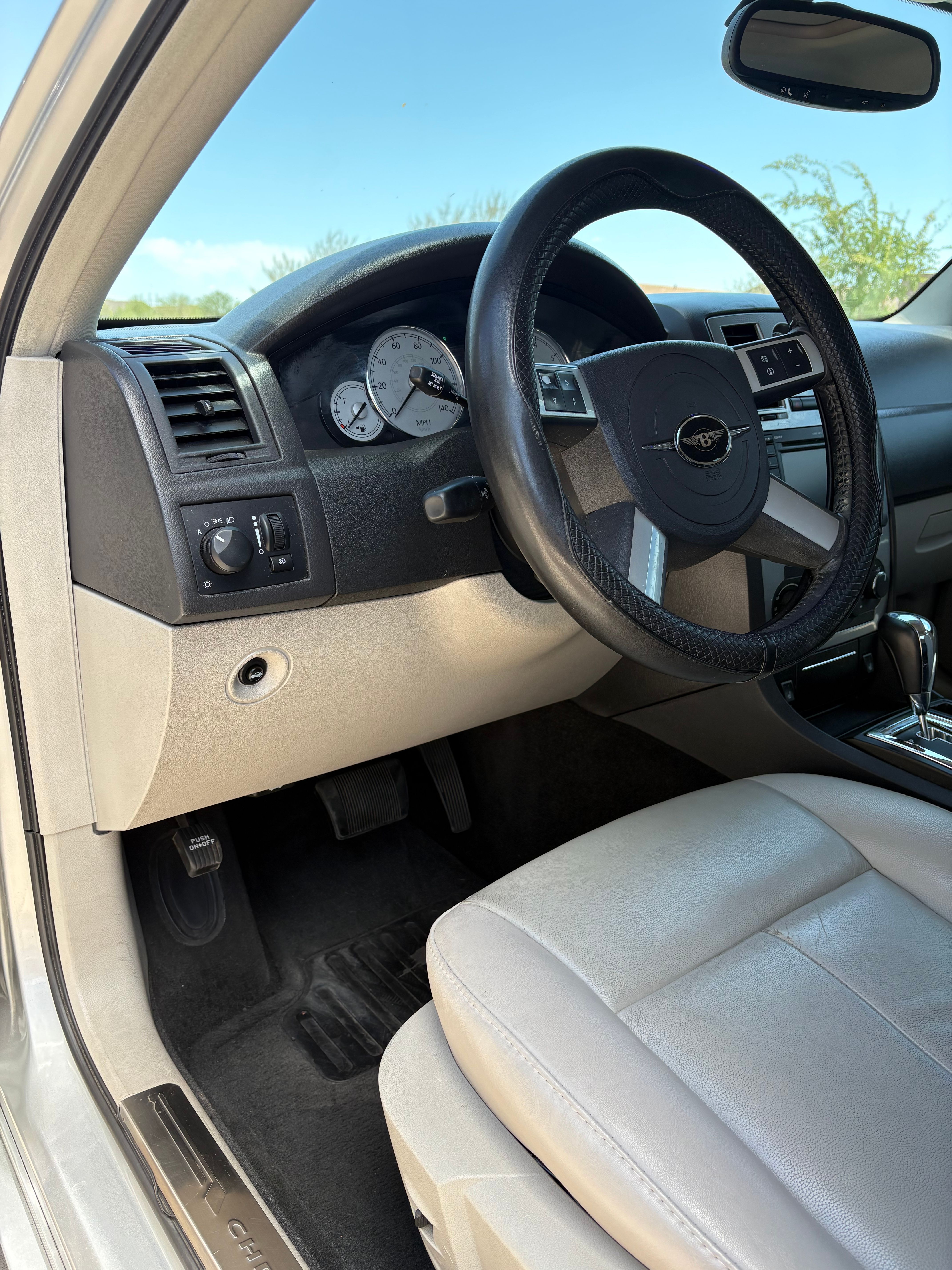 Used 2007 Chrysler 300 Touring L RWD image 25