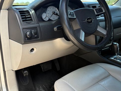 Used 2007 Chrysler 300 Touring L RWD image 24