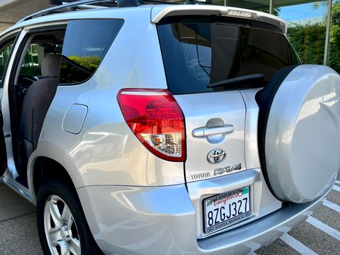Used 2007 Toyota RAV4 2WD image 5