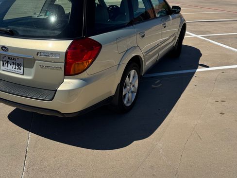 Used 2006 Subaru Outback 2.5i Limited image 5