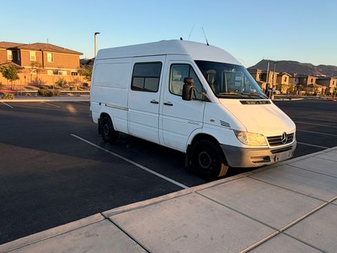 Used 2006 Dodge Sprinter 2500 w/ PWR Convenience Group RWD image 1