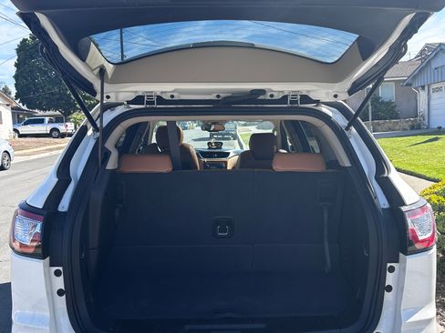 Used 2014 Chevrolet Traverse LT image 12