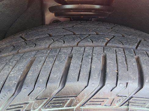 Used 2025 Cadillac XT6 Sport w/ Platinum Package image 11