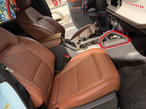 Used 2023 Ford Bronco Heritage Edition image 10