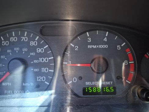 Used 2003 Ford Mustang Convertible RWD image 10