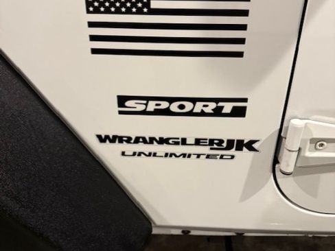 Used 2018 Jeep Wrangler Unlimited Sport w/ Connectivity Group image 6