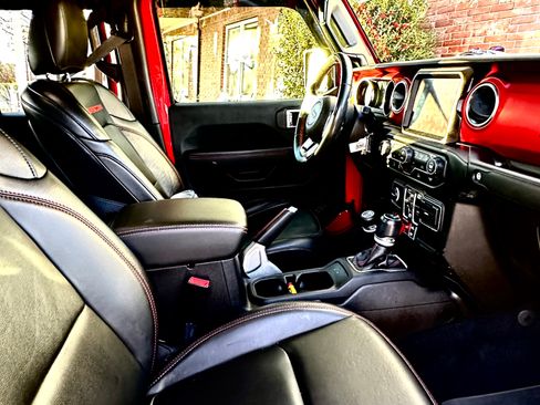 Used 2020 Jeep Gladiator Rubicon image 15