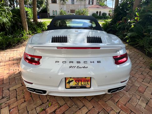 Used 2017 Porsche 911 4 Cabriolet AWD/4WD image 10