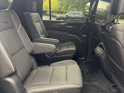Used 2024 Cadillac Escalade ESV Premium Luxury AWD/4WD image 21