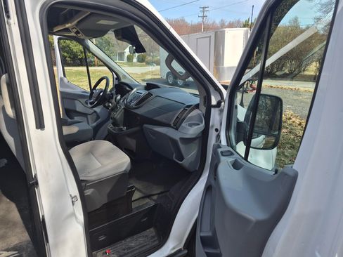 Used 2016 Ford Transit 350 XLT image 5