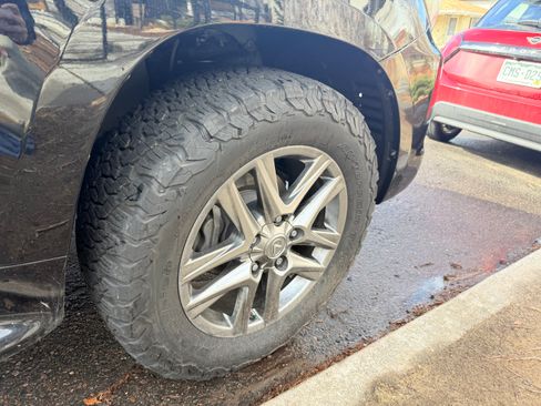 Used 2014 Lexus LX 570 4WD image 17