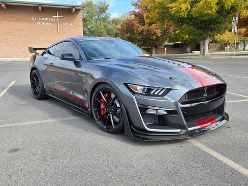Used 2021 Ford Mustang Shelby GT500 w/ Carbon Fiber Track Pack image 2