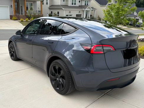 Used 2023 Tesla Model Y Long Range AWD/4WD image 4