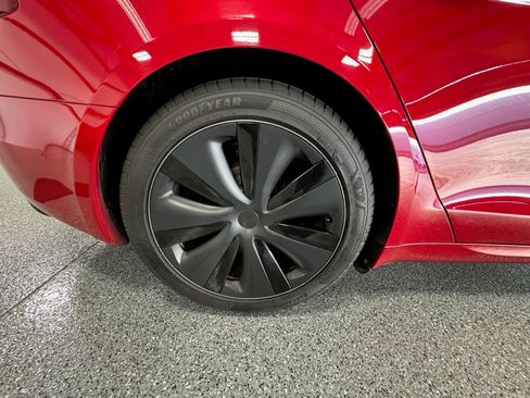 Used 2022 Tesla Model S Standard Range image 17